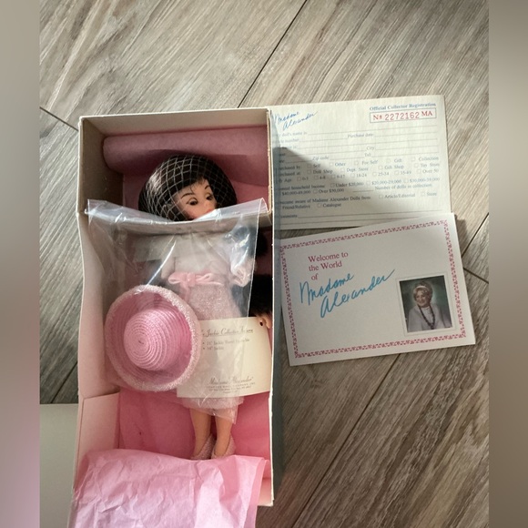 NIB Madame Alexander Jackie Kennedy #17460 Jackie Shadow Doll
